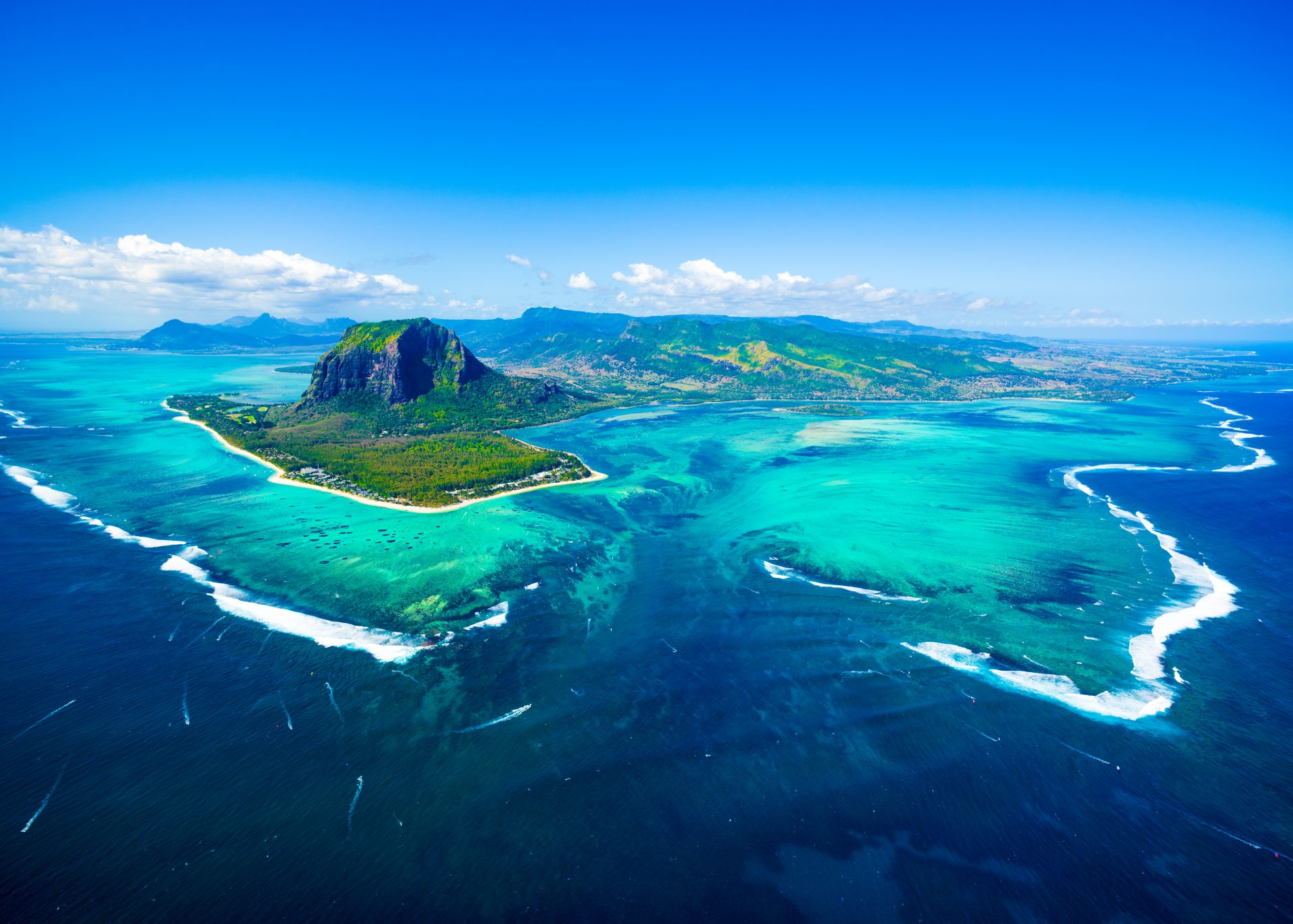 733185379